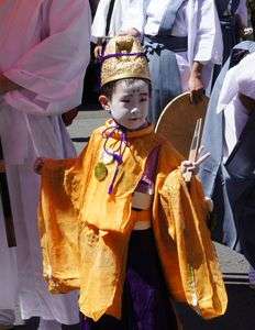 綾傘鉾のお稚児さん