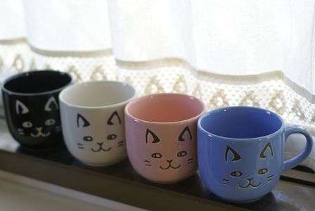 猫のマグカップ