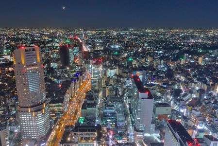 三日月を望む都市