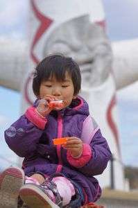 大好きな太陽の塔の前で・・・