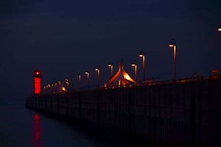 サポート高松（赤灯台）