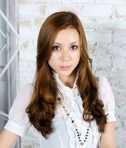 モデル　白根アリアンヌ