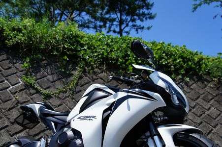 峠の休憩所にて。