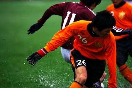 ピッチの水郡,蹴ちらして、