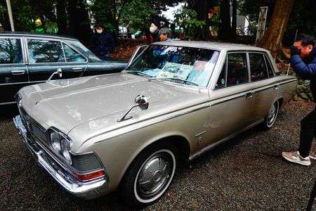 「昭和100年」谷保天満宮旧車祭2025・昭和43年型　トヨタ　クラウン