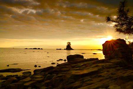 黄金色の夜明け