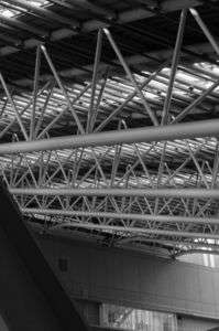 新生大阪駅（モノクロクローム）