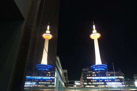 京都タワー二本