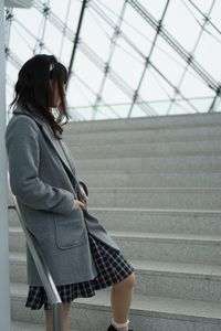 凛々しい女性。