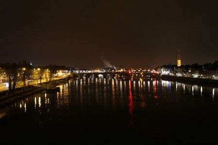 マーストリヒト　マース川夜景