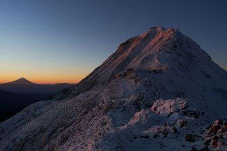 １１月の脆い陽射し