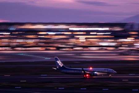 夕暮れの羽田空港