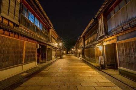 夜のひがし茶屋街
