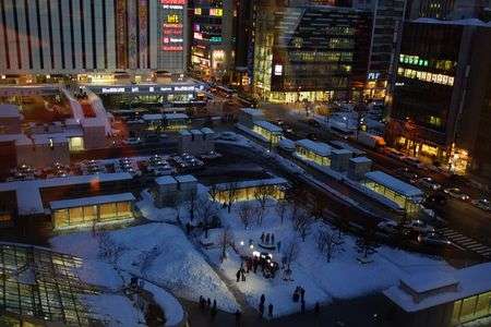 札幌駅南口で生放送中