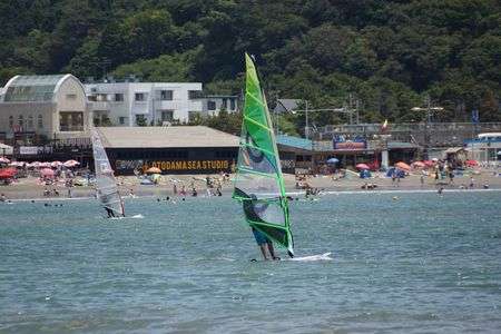 ウィンドサーフィンと逗子海岸