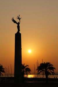 北港ヨットハーバーの夕陽