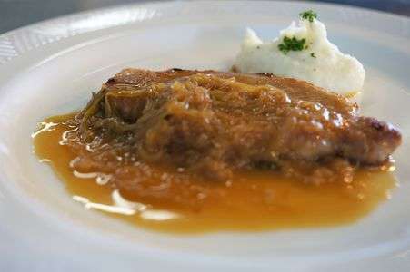 豚肉のソテー　シャルキュテュイエール風