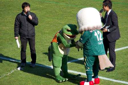 最後は礼儀正しく握手