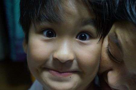 どこまで目開くか挑戦中