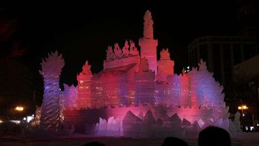 氷像のライトアップ