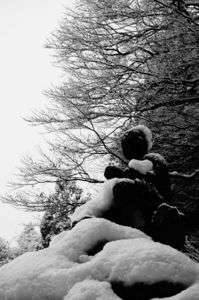 寒そうなお地蔵さん