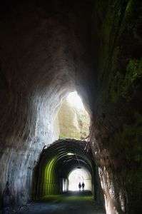 トンネル