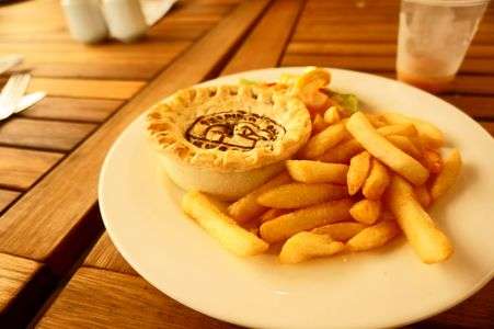 キュランダのミートパイ