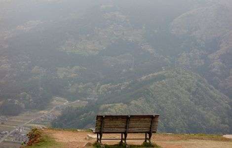 天空のベンチ