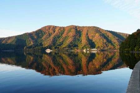 紅葉と水月湖