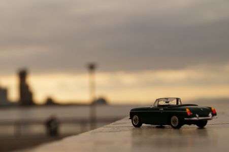 夕陽を見送りに埠頭まで