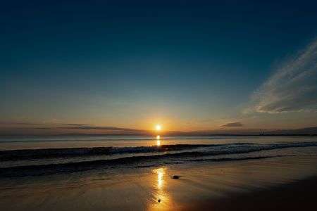 波の音が聞こえてきそう