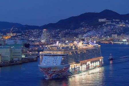 夜景都市長崎から出港