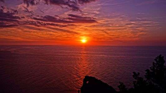 地中海に沈む太陽(夕日)