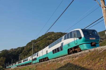 寝姿山目指して駆け上がる