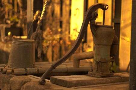 レトロな光景（井戸）