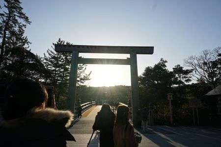 伊勢神宮内宮　宇治橋日の出