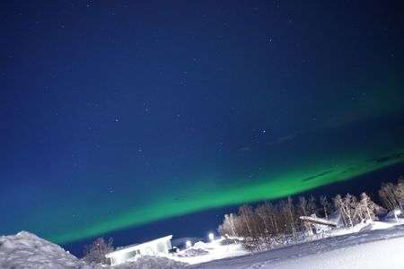 オーロラと星空と