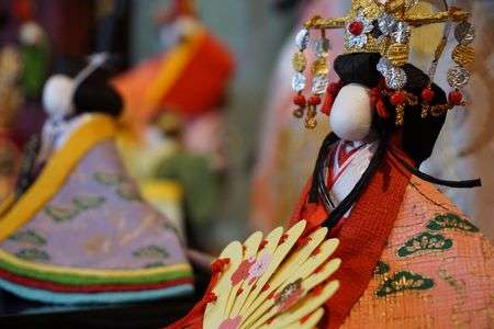 顔なきヒナ人形