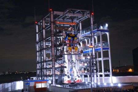 横浜に立つガンダムRX-78F00