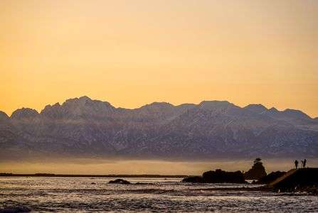 金紫に染まる剱立山