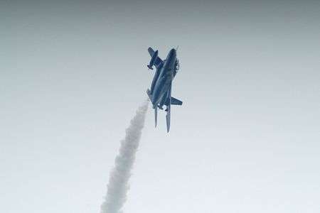 ブルーインパルス1（横浜港上空）