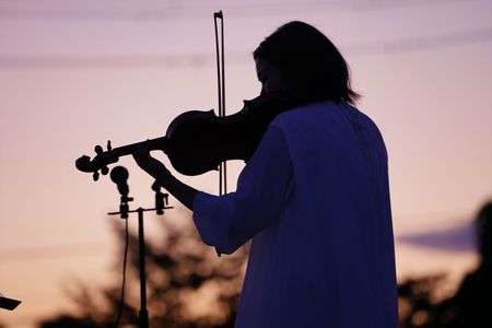 夕暮れのヴァイオリニスト