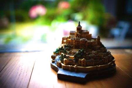 CASTLE IN THE GARDEN