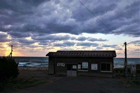風が主役の駅。