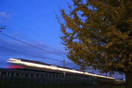 夜に向かって走る