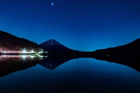 精進湖からの富士山