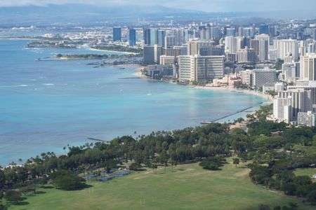 ダイヤモンドヘッドから見たワイキキビーチ