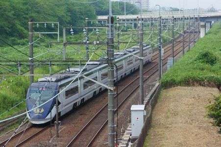 白井駅、手前の橋にてスカイライナー撮影