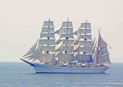 神戸港開港150周年記念イベント帆船パレードから