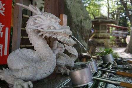 厳かで涼しげな風景